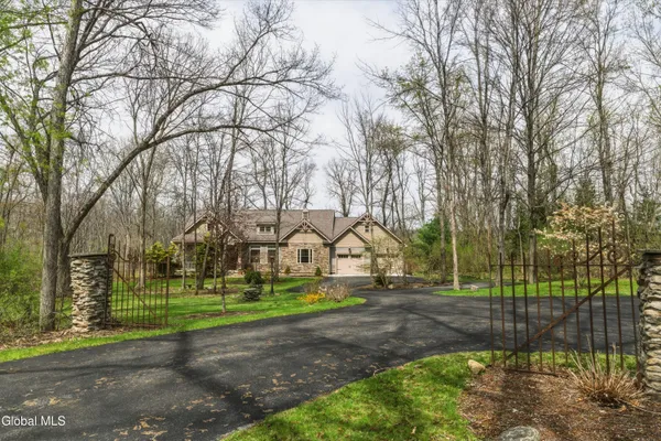 $1,125,000 | 262 Old Post Road, Ballston Spa, NY 12020