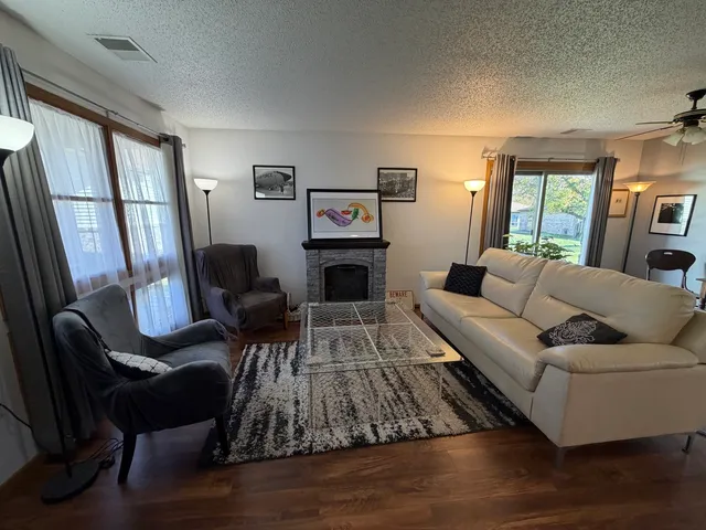 $159,900 | 807 Village, Unit A, Sterling, IL 61081