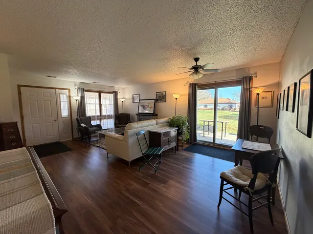 $159,900 | 807 Village, Unit A, Sterling, IL 61081