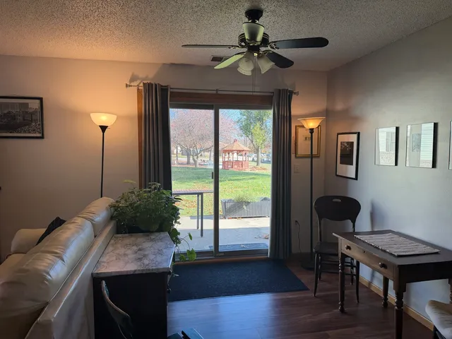 $159,900 | 807 Village, Unit A, Sterling, IL 61081