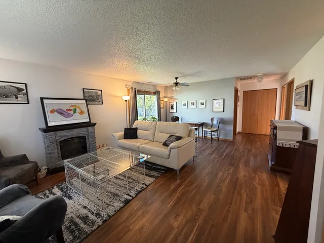 $159,900 | 807 Village, Unit A, Sterling, IL 61081