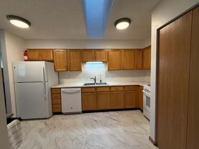 $159,900 | 807 Village, Unit A, Sterling, IL 61081