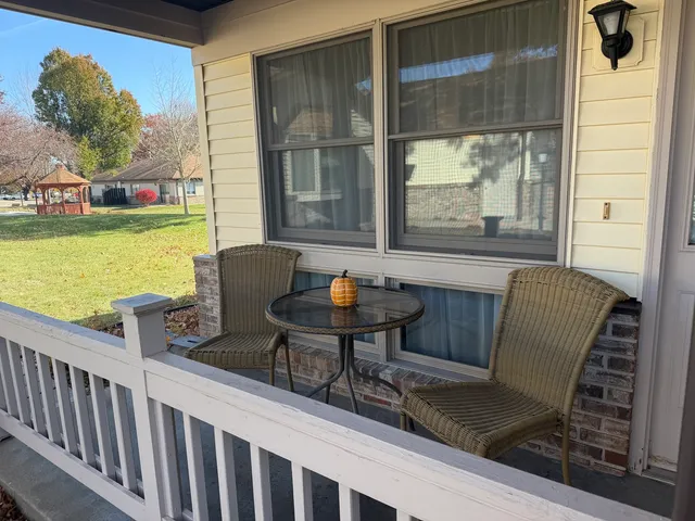 $159,900 | 807 Village, Unit A, Sterling, IL 61081