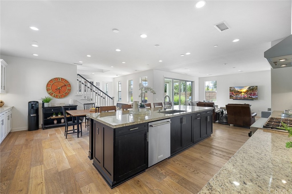 7 Victory Road Tustin, CA 92782 - Photo 19 of 74