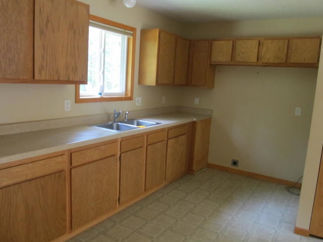 7655 Praha Street Interlochen, MI 49643 - Photo 8 of 18 1805560-7.JPG
