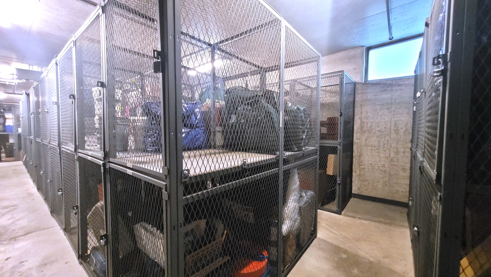 170 West Polk Street, Unit 1003 Chicago, IL 60605 - Photo 25 of 27 a bathroom with a shower