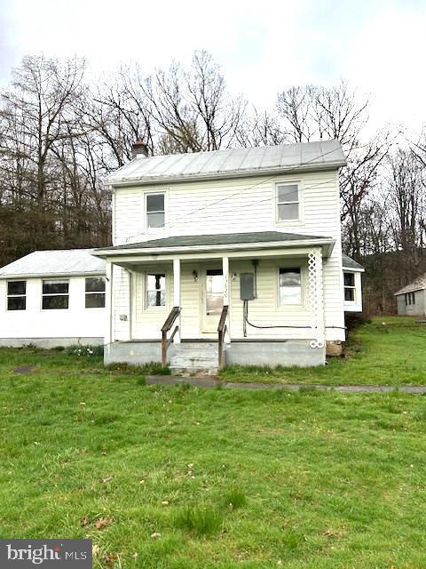 13620 Pryor Road Thurmont, MD 21788 - Photo 2 of 14 Front porch