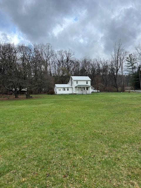 13620 Pryor Road Thurmont, MD 21788 - Photo 4 of 14 Expansive front lawn.