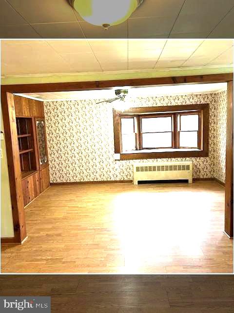 13620 Pryor Road Thurmont, MD 21788 - Photo 5 of 15 Bright and inviting living space.