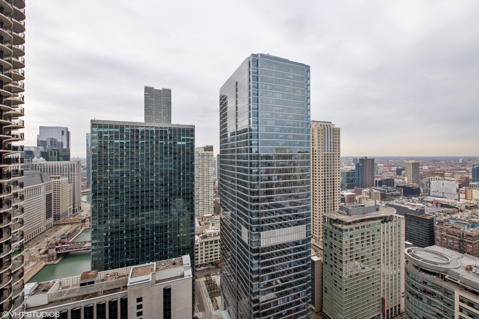 300 North State Street, Unit 4728 Chicago, IL 60654 - Photo 11 of 12 a city view with tall buildings