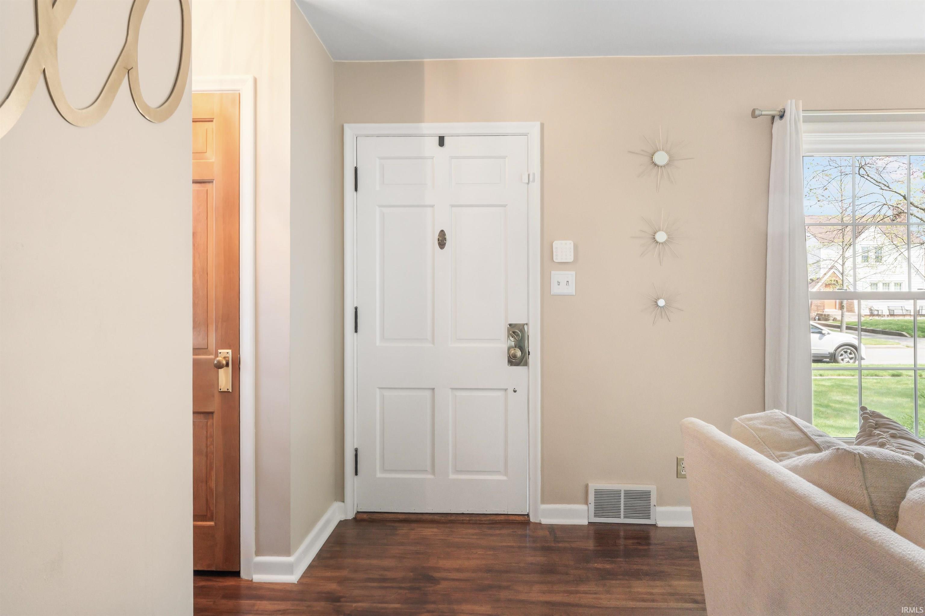 4720 Beaver Avenue Fort Wayne, IN 46807 - Photo 2 of 36