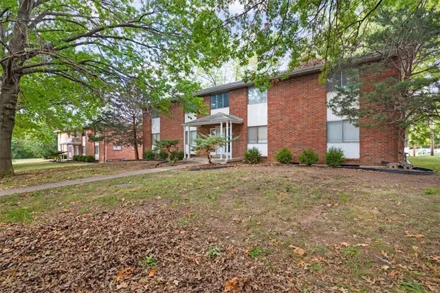 $475,000 | 8038 Campbell Street, Kansas City, MO 64131