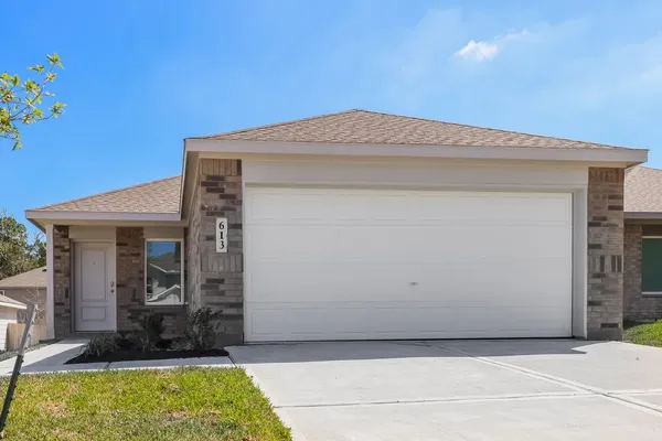 $1,880 | 613 Craven Street, Conroe, TX 77316