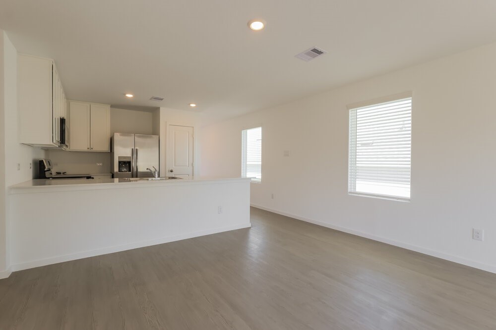 613 Craven Street Conroe, TX 77316 - Photo 3 of 16