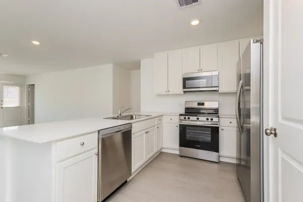 $1,880 | 613 Craven Street, Conroe, TX 77316