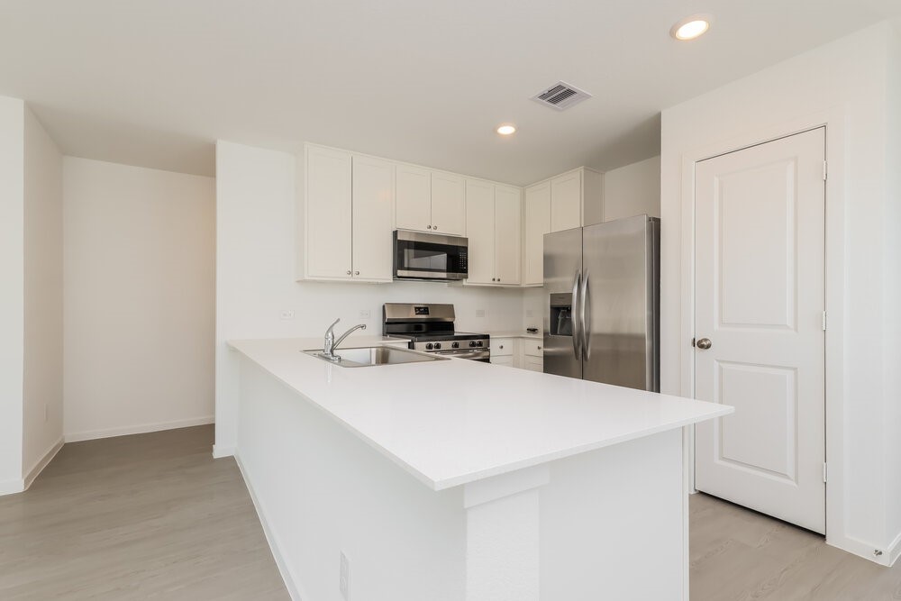 613 Craven Street Conroe, TX 77316 - Photo 8 of 16