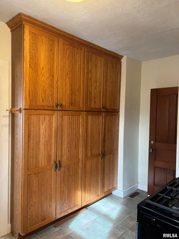 $129,900 | 1610 South East Street, Jacksonville, IL 62650