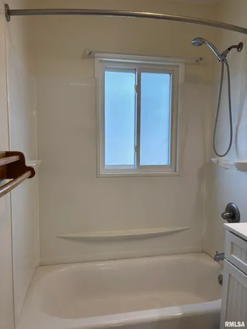 $129,900 | 1610 South East Street, Jacksonville, IL 62650