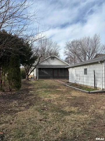 $129,900 | 1610 South East Street, Jacksonville, IL 62650
