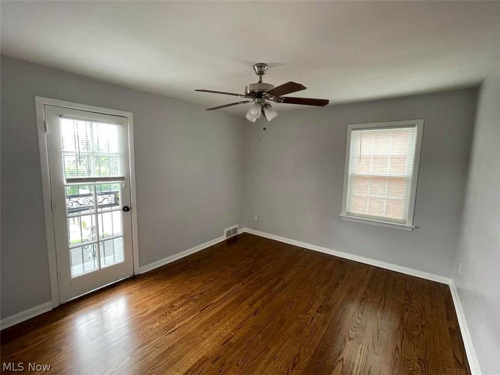 3652 Strathavon Road Cleveland, OH 44120 - Photo 11 of 21