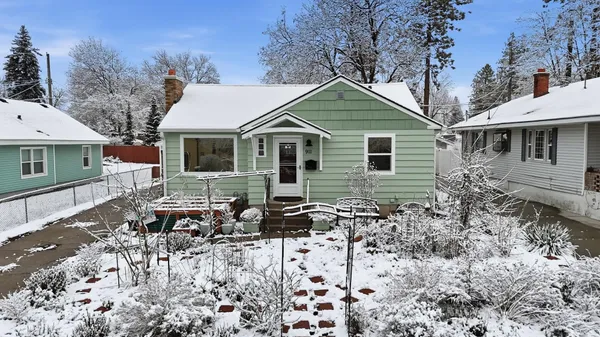 $390,000 | 911 East 33rd Avenue, Spokane, WA 99203