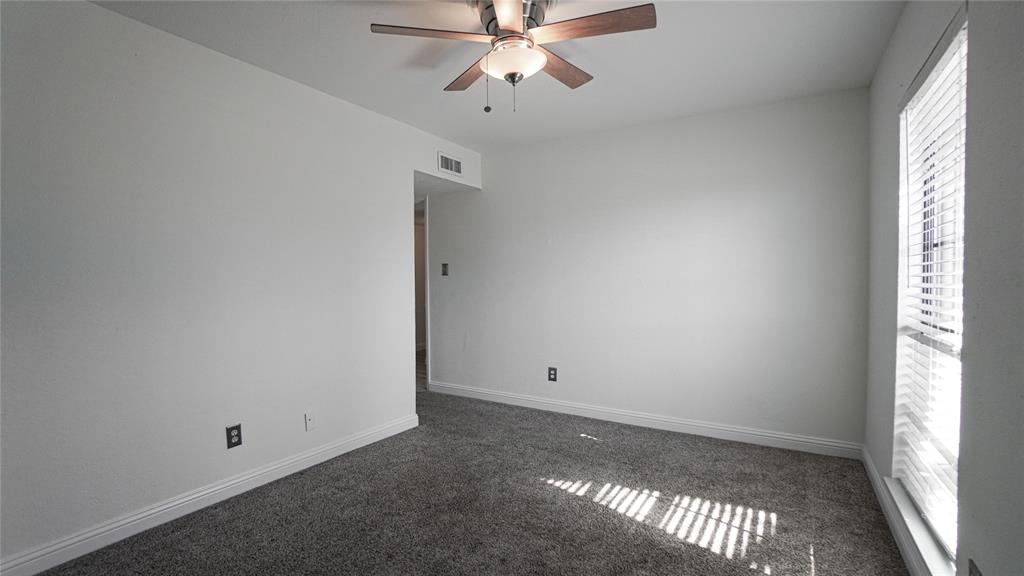 2115 Chatsworth Road Carrollton, TX 75007 - Photo 19 of 25