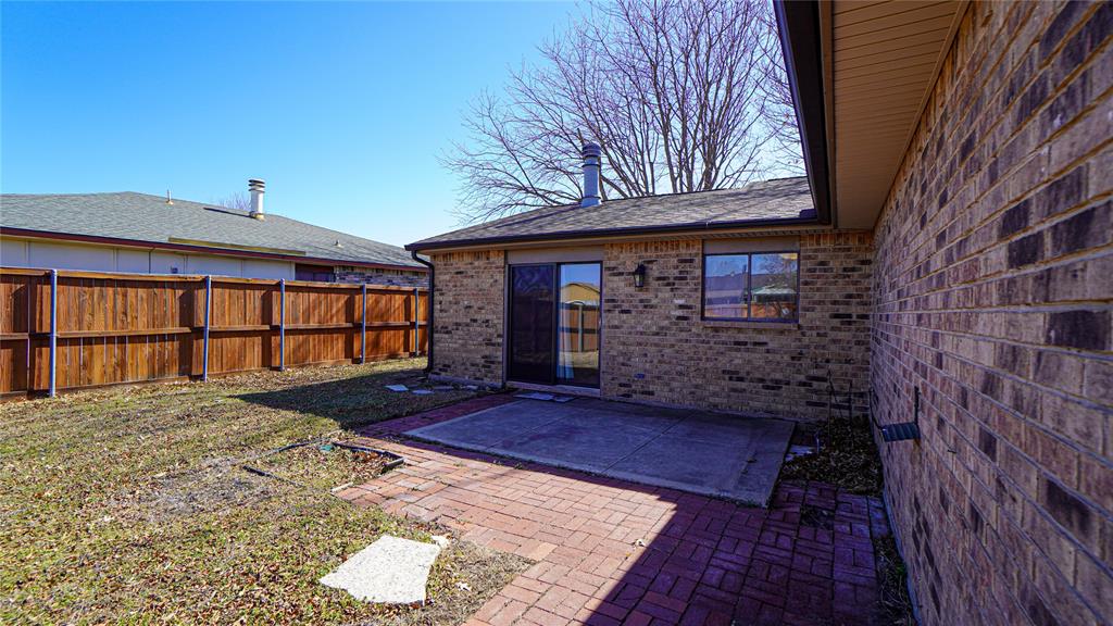 2115 Chatsworth Road Carrollton, TX 75007 - Photo 23 of 25