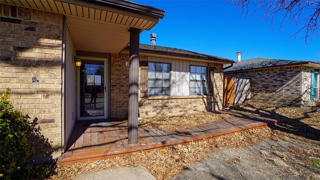 2115 Chatsworth Road Carrollton, TX 75007 - Photo 4 of 25