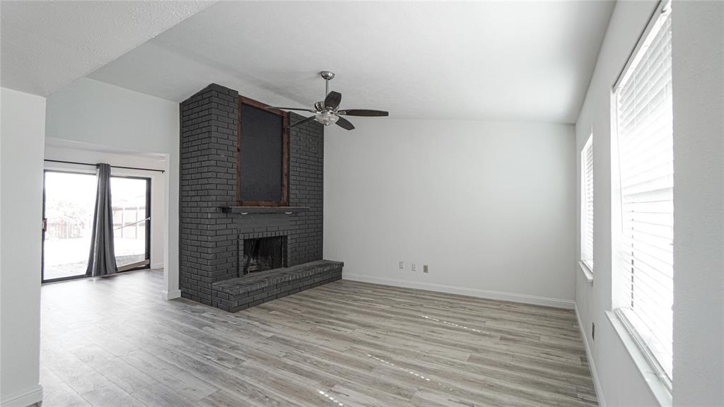 2115 Chatsworth Road Carrollton, TX 75007 - Photo 5 of 25