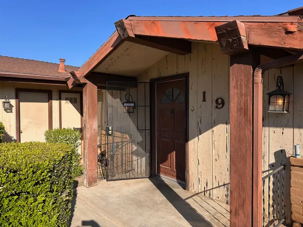 $299,000 | 1922 North Dearing Avenue, Fresno, CA 93703