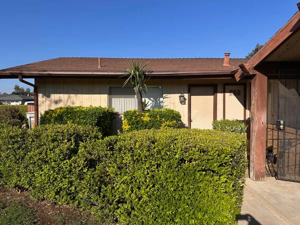 $299,000 | 1922 North Dearing Avenue, Fresno, CA 93703