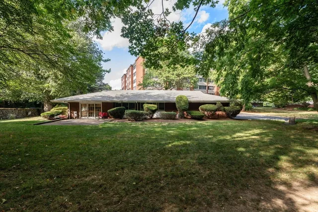 $1,198,000 | 18 Chestnut Place, Unit 18, Brookline, MA 02445