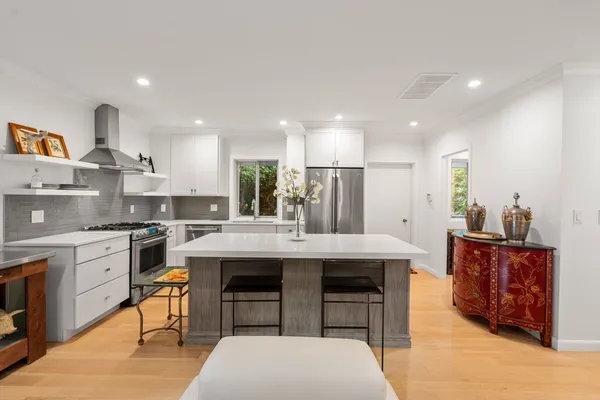 $1,175,000 | 18 Chestnut Place, Unit 18, Brookline, MA 02445