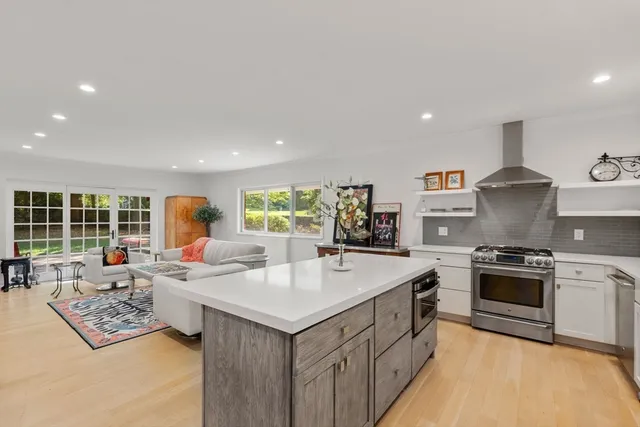 $1,198,000 | 18 Chestnut Place, Unit 18, Brookline, MA 02445