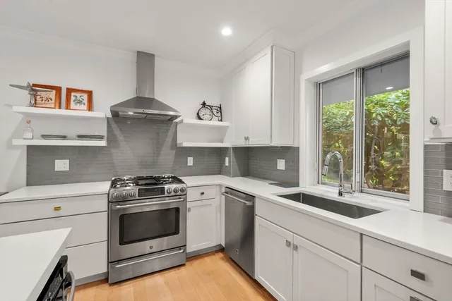 $1,198,000 | 18 Chestnut Place, Unit 18, Brookline, MA 02445