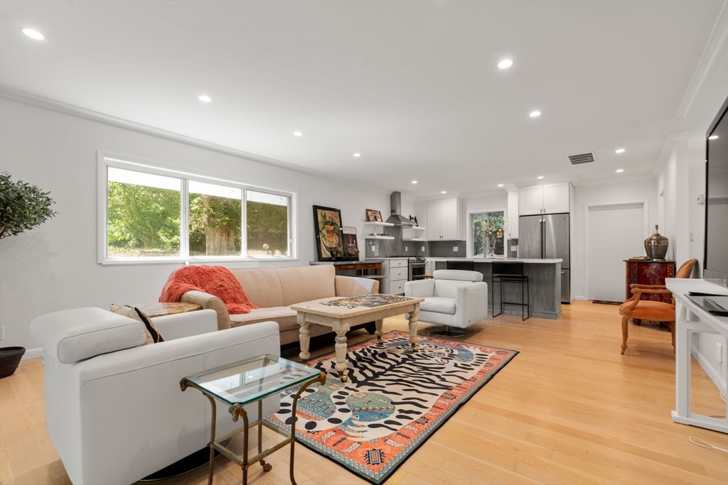 18 Chestnut Place, Unit 18 Brookline, MA 02445 - Photo 9 of 17