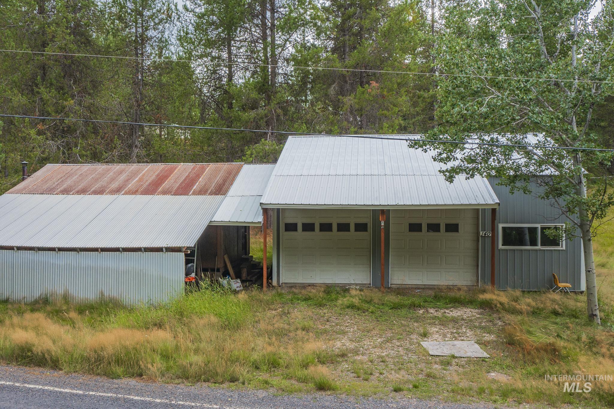 140 Ridgeway Drive Elk City, ID 83525 - Photo 34 of 47 Garage with driveway
