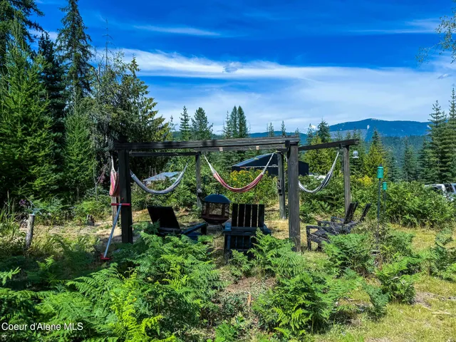 $299,000 | 1001 Pine Ridge Lane, Pinehurst, ID 83850