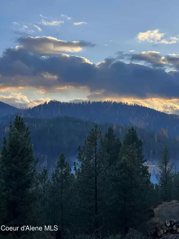 $299,000 | 1001 Pine Ridge Lane, Pinehurst, ID 83850