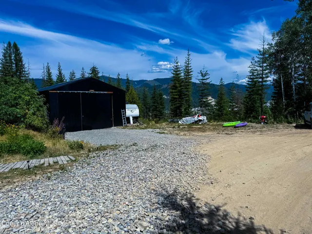 $299,000 | 1001 Pine Ridge Lane, Pinehurst, ID 83850