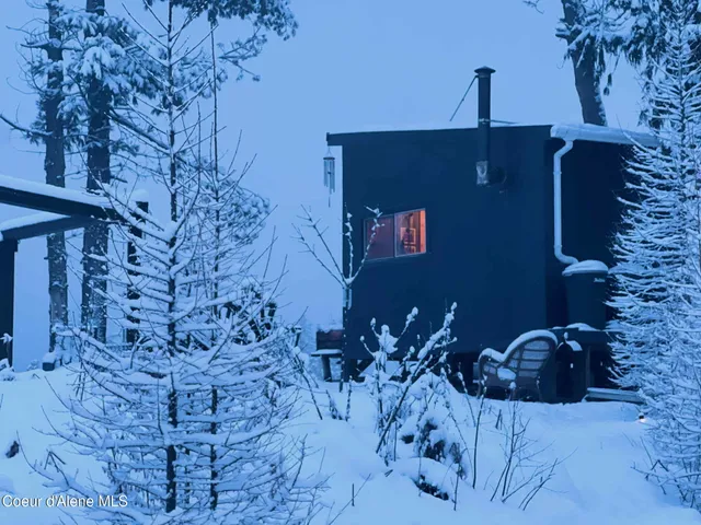 $299,000 | 1001 Pine Ridge Lane, Pinehurst, ID 83850