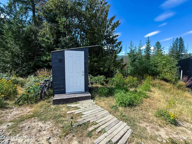 $299,000 | 1001 Pine Ridge Lane, Pinehurst, ID 83850