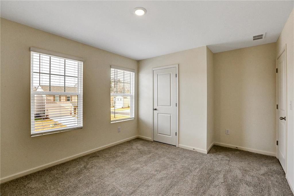 193 Hynes Street Winder, GA 30680 - Photo 8 of 38