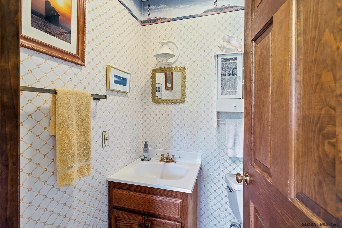 255 Beaver Dam Road Bethlehem, NY 12158 - Photo 18 of 93 Photo 42