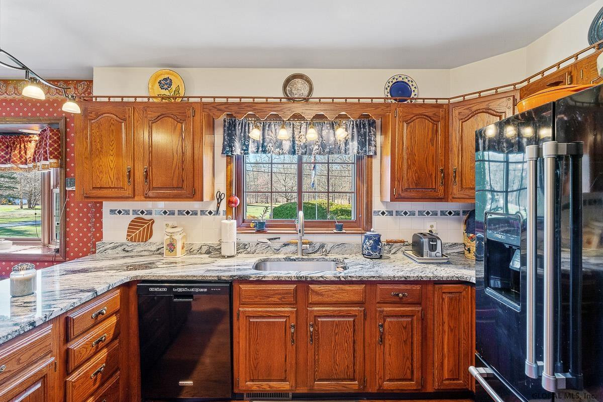 255 Beaver Dam Road Bethlehem, NY 12158 - Photo 8 of 93 Photo 51