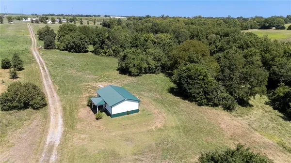 $579,950 | 27627 West 335th Street, Osawatomie, KS 66064