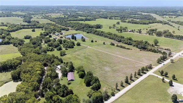 $579,950 | 27627 West 335th Street, Osawatomie, KS 66064