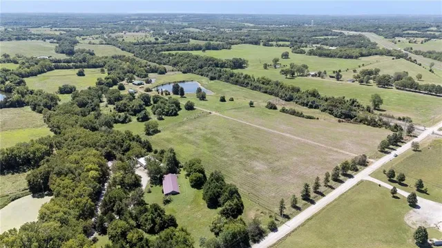 $579,950 | 27627 West 335th Street, Osawatomie, KS 66064