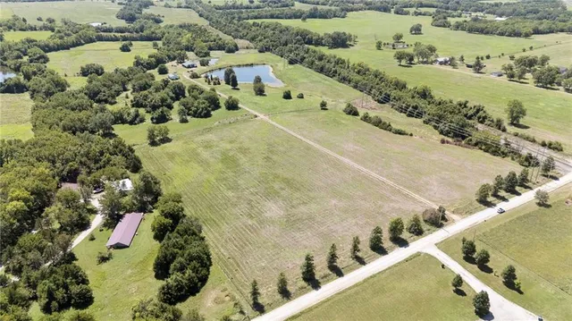 $579,950 | 27627 West 335th Street, Osawatomie, KS 66064