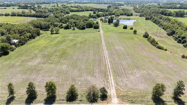 $579,950 | 27627 West 335th Street, Osawatomie, KS 66064